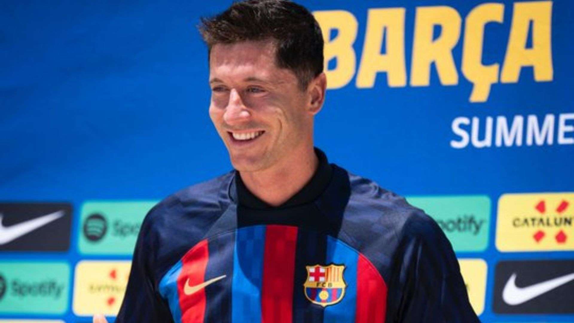 比的足球盛 比的足球盛